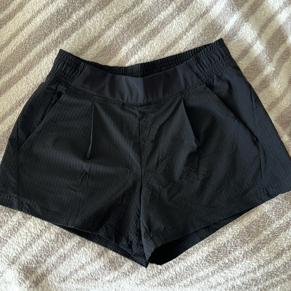Athleta textured Brooklyn short
